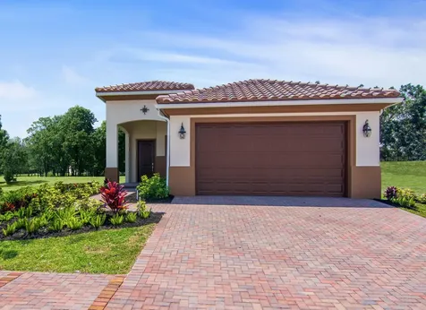 560 Se Fascino Circle Port Saint Lucie FL 34984