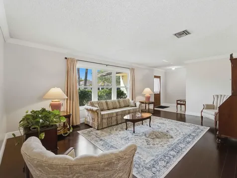 150 Valencia Street Royal Palm Beach FL 33411