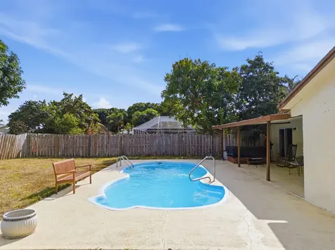 150 Valencia Street Royal Palm Beach FL 33411