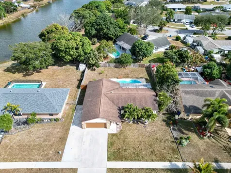 150 Valencia Street Royal Palm Beach FL 33411