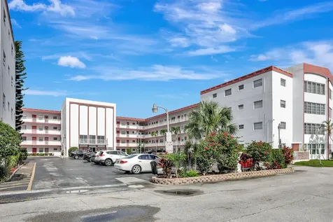 4000 Nw 44th Avenue Lauderdale Lakes FL 33319