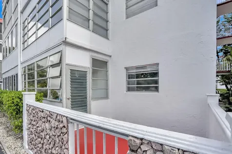 4000 Nw 44th Avenue Lauderdale Lakes FL 33319