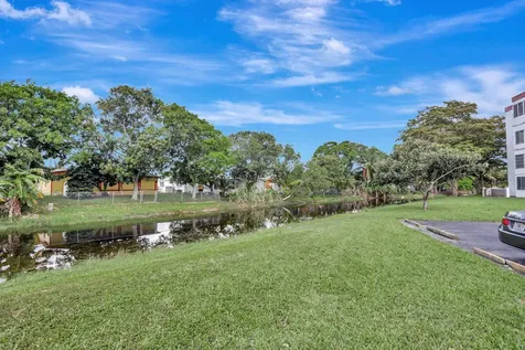 4000 Nw 44th Avenue Lauderdale Lakes FL 33319