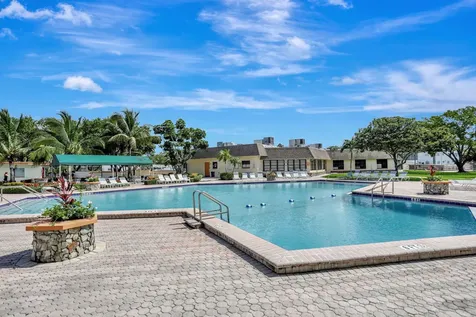 4000 Nw 44th Avenue Lauderdale Lakes FL 33319