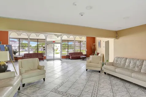 4000 Nw 44th Avenue Lauderdale Lakes FL 33319
