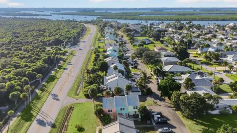 1000 Shorewinds Drive Hutchinson Island FL 34949