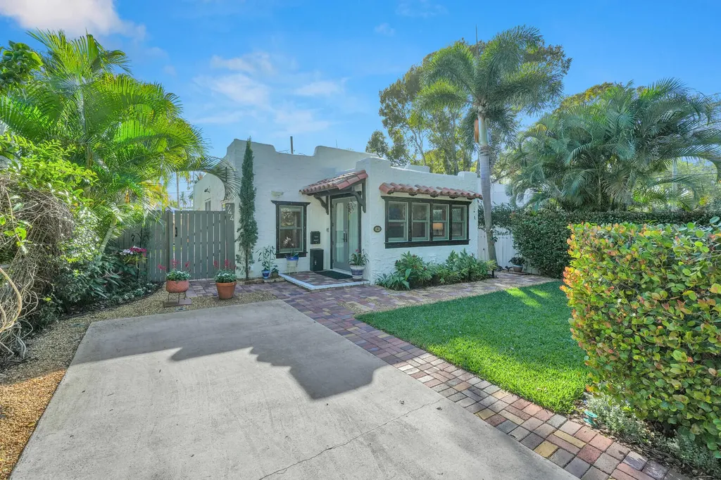 744 Penn Street West Palm Beach FL 33401