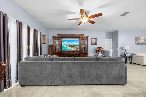1585 Sw Merchant Lane Port Saint Lucie FL 34953