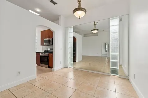 435 Sw Jefferson Circle Port Saint Lucie FL 34986