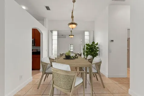 435 Sw Jefferson Circle Port Saint Lucie FL 34986