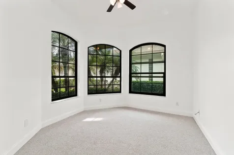 435 Sw Jefferson Circle Port Saint Lucie FL 34986
