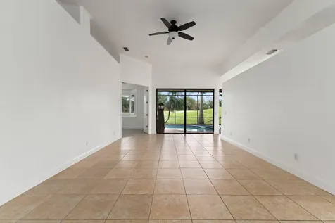435 Sw Jefferson Circle Port Saint Lucie FL 34986