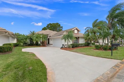 435 Sw Jefferson Circle Port Saint Lucie FL 34986