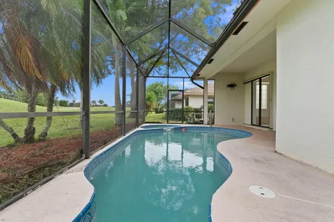 435 Sw Jefferson Circle Port Saint Lucie FL 34986