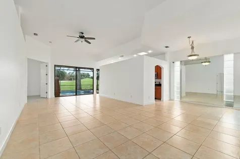 435 Sw Jefferson Circle Port Saint Lucie FL 34986