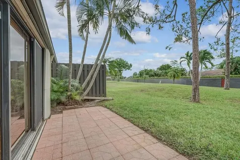 540 Shady Pine Way Greenacres FL 33415