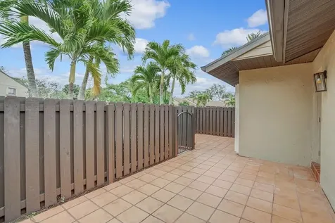 540 Shady Pine Way Greenacres FL 33415
