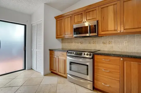 540 Shady Pine Way Greenacres FL 33415