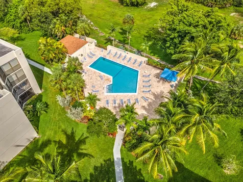 5701 Camino Del Sol Boca Raton FL 33433