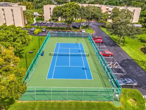 5701 Camino Del Sol Boca Raton FL 33433