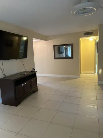 5701 Camino Del Sol Boca Raton FL 33433