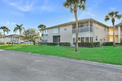 31 Lake Vista Trail Port Saint Lucie FL 34952