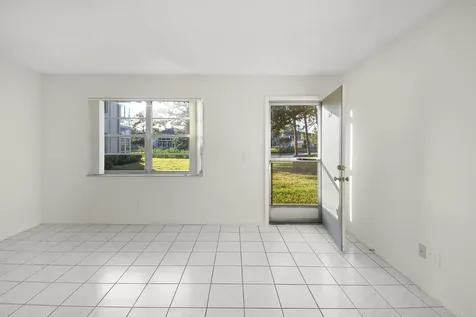 31 Lake Vista Trail Port Saint Lucie FL 34952