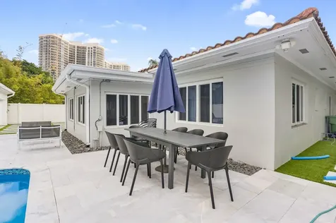 3025 Center Avenue Fort Lauderdale FL 33308