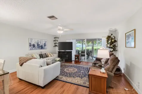 5452 Poppy Place Delray Beach FL 33484