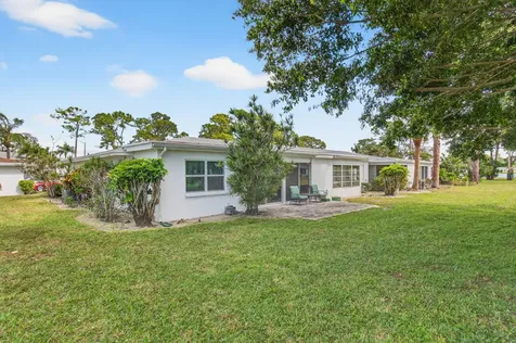 5452 Poppy Place Delray Beach FL 33484
