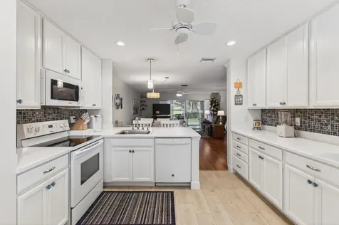 5452 Poppy Place Delray Beach FL 33484