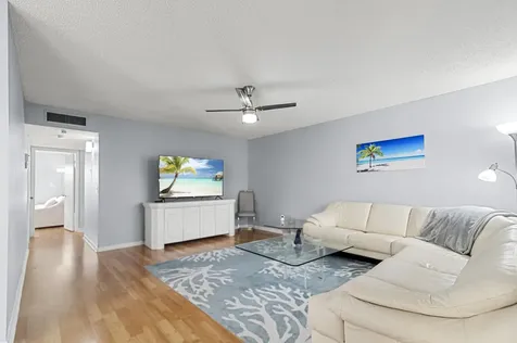 605 Flanders M Delray Beach FL 33484