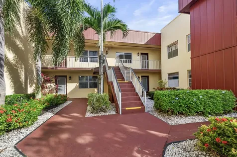 605 Flanders M Delray Beach FL 33484