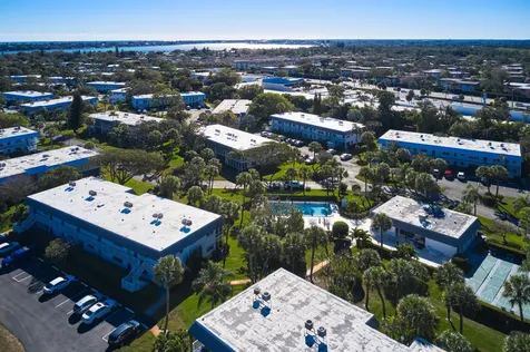 2929 Se Ocean Boulevard Stuart FL 34996