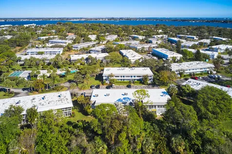 2929 Se Ocean Boulevard Stuart FL 34996