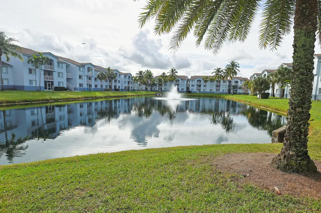 2620 S University Drive Davie FL 33328