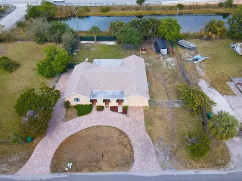 103 Shannondale Road Cloud Lake FL 33406