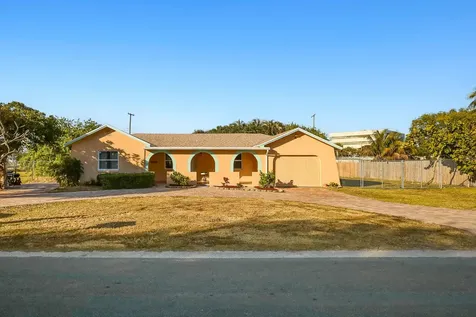 103 Shannondale Road Cloud Lake FL 33406