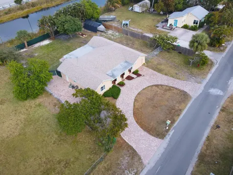103 Shannondale Road Cloud Lake FL 33406