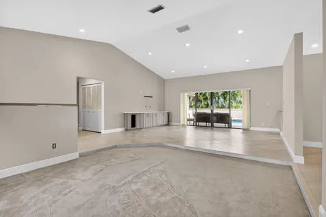 4937 Nw 59th Way Coral Springs FL 33067