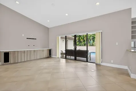 4937 Nw 59th Way Coral Springs FL 33067