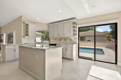 4937 Nw 59th Way Coral Springs FL 33067