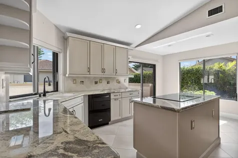 4937 Nw 59th Way Coral Springs FL 33067