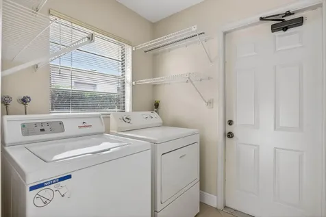 4937 Nw 59th Way Coral Springs FL 33067