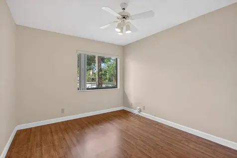4937 Nw 59th Way Coral Springs FL 33067