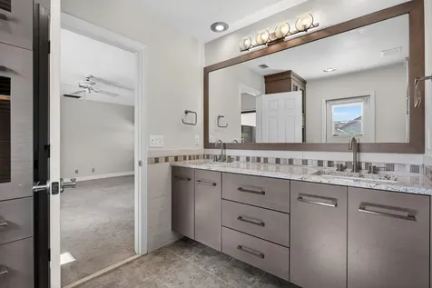 4937 Nw 59th Way Coral Springs FL 33067