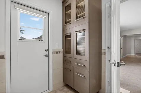 4937 Nw 59th Way Coral Springs FL 33067