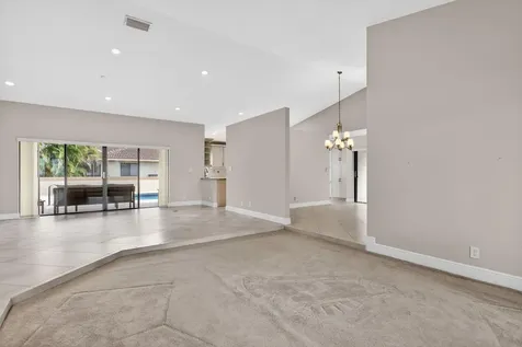4937 Nw 59th Way Coral Springs FL 33067