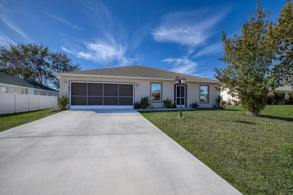 1432 Sw Leisure Lane Port Saint Lucie FL 34953