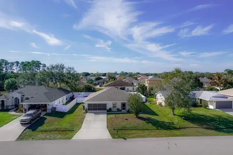 1432 Sw Leisure Lane Port Saint Lucie FL 34953